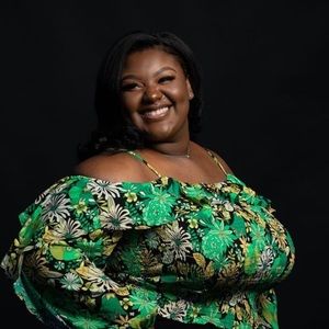 Meet your Posher, Adaria
